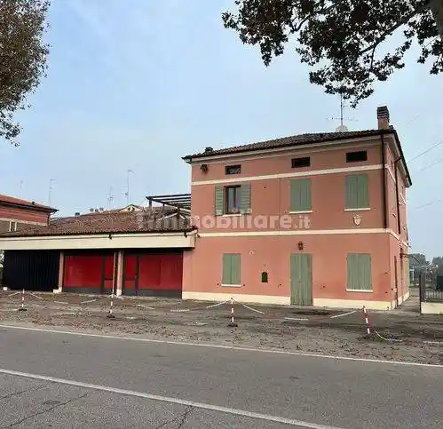 Villa in vendita a Mirandola
