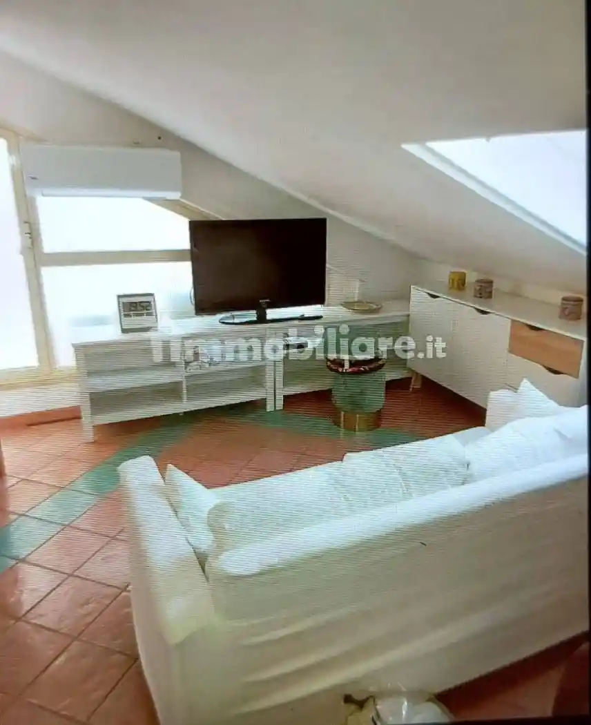 Palazzo - Edificio in vendita a Lascari