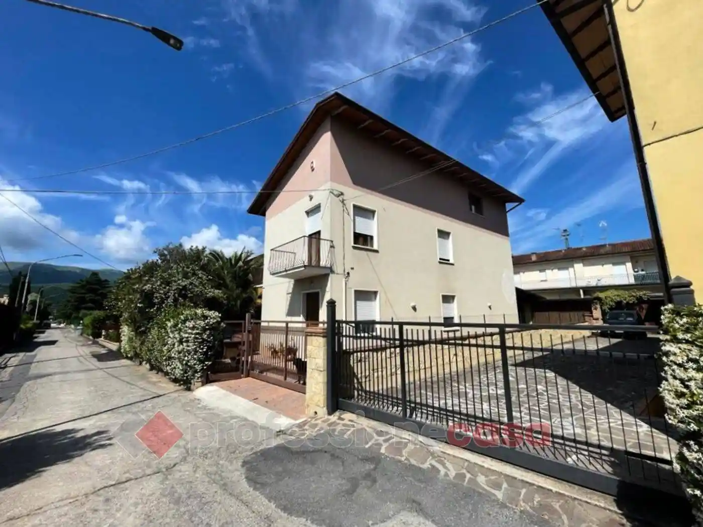 Casa indipendente in vendita a Perugia