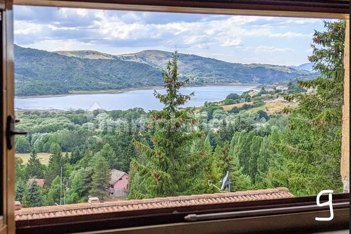 Villa a schiera Località Collerudo, Campotosto