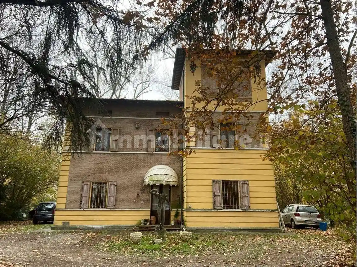 Casa indipendente in vendita a Modena