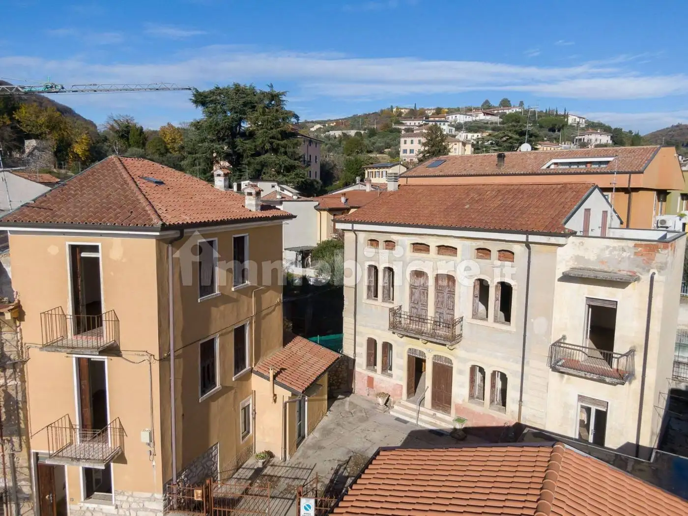 Rustico - Casale in vendita a Verona