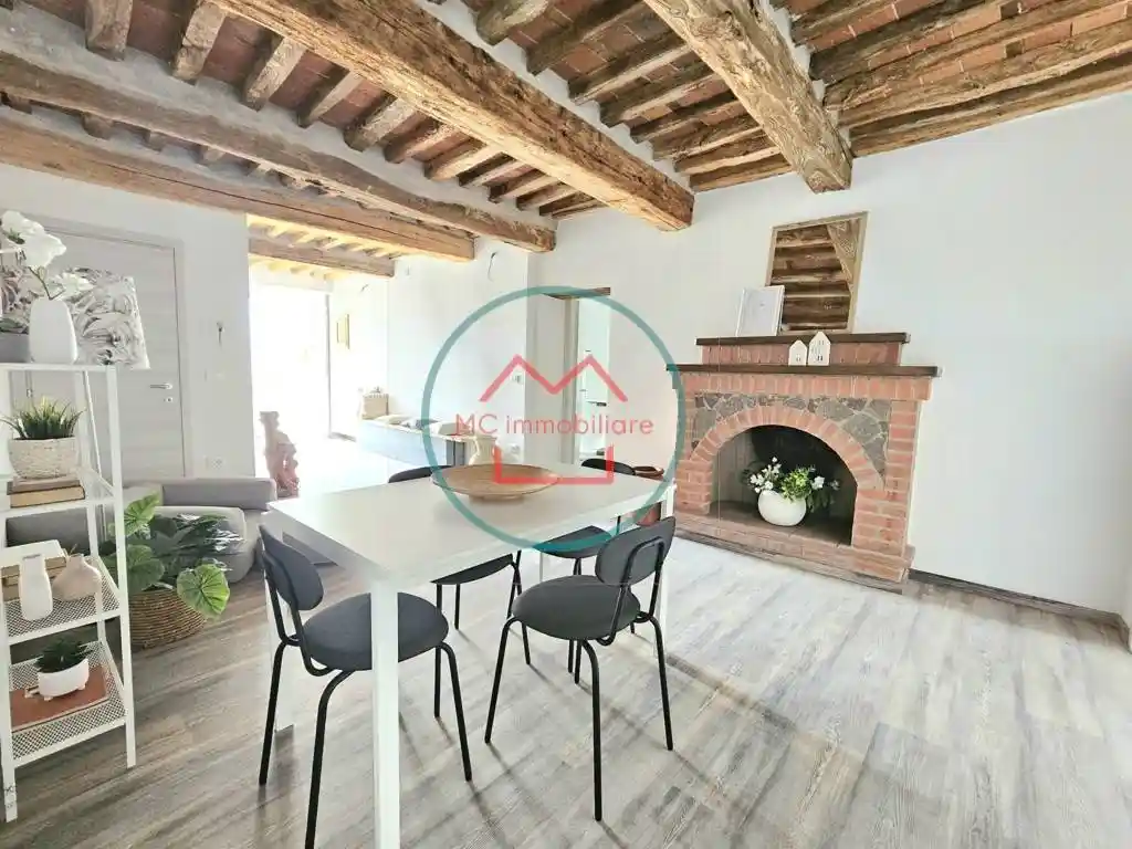 Appartamento in vendita a Massa e Cozzile