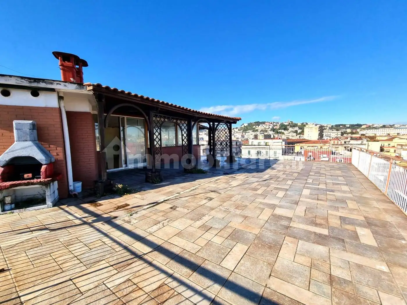 Appartamento in vendita a Napoli