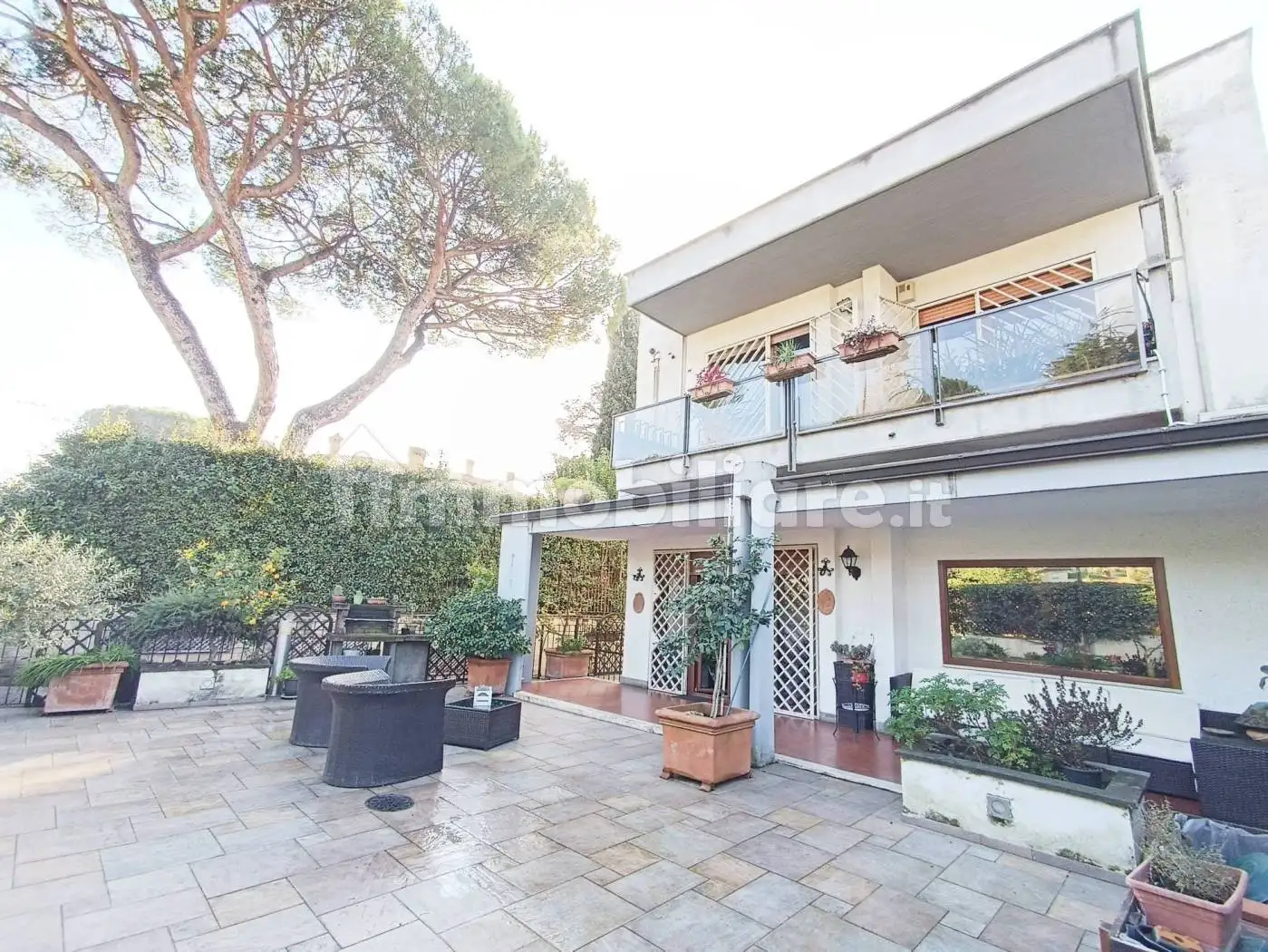 Villa bifamiliare in vendita a Roma