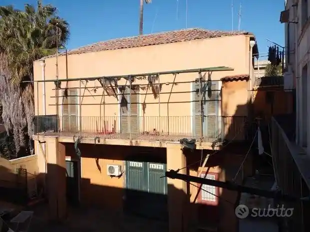 Casa indipendente in vendita a Catania