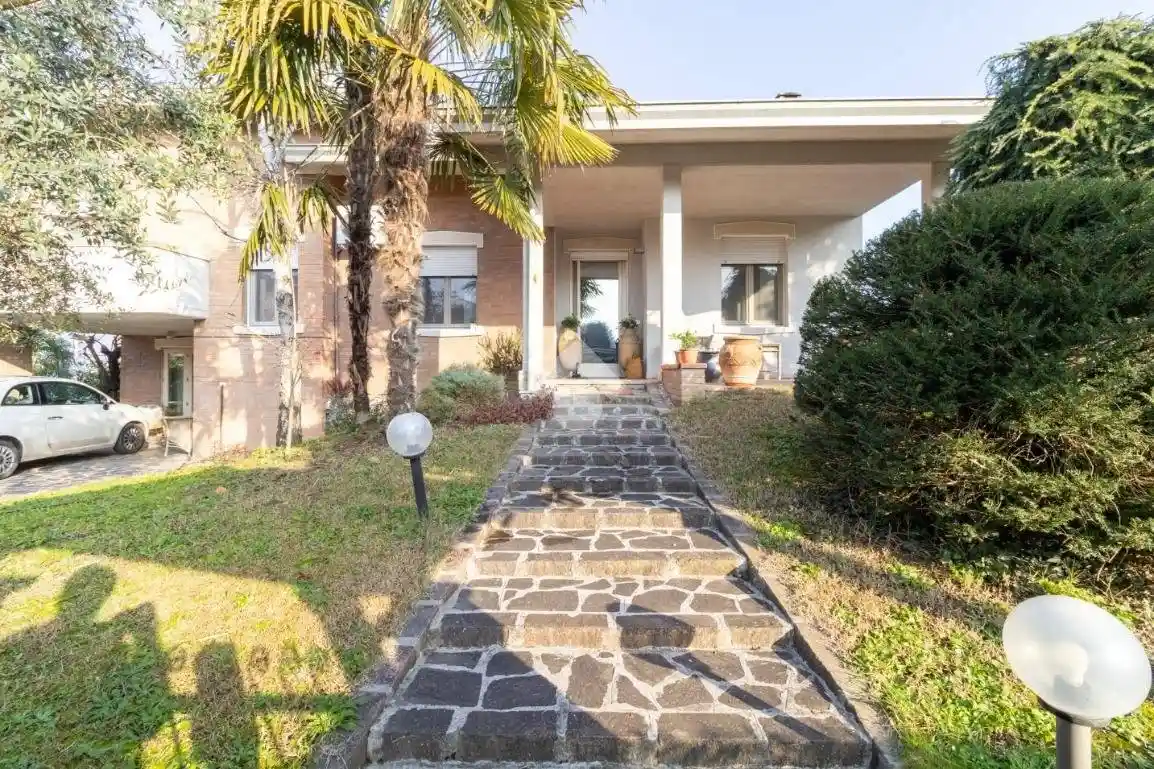 Villa in vendita a Carpi