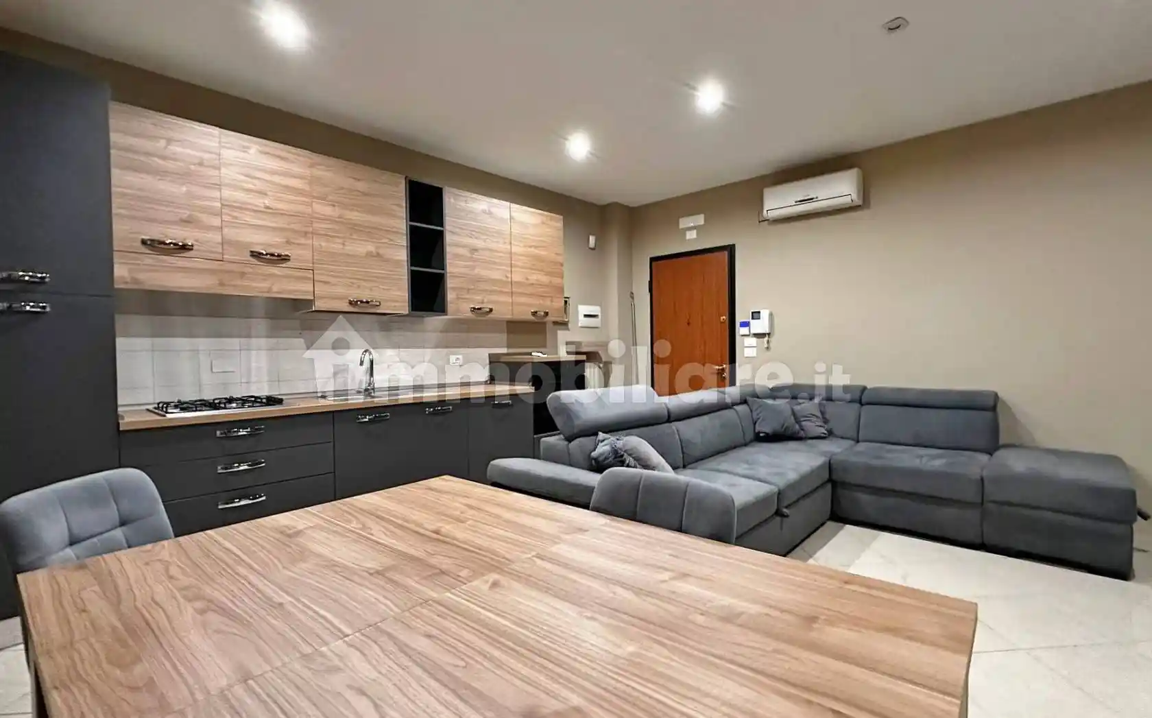 Trilocale viale degli Artigiani 50, Villaggio Artigiani - Via Manfredonia, Foggia - foto 2