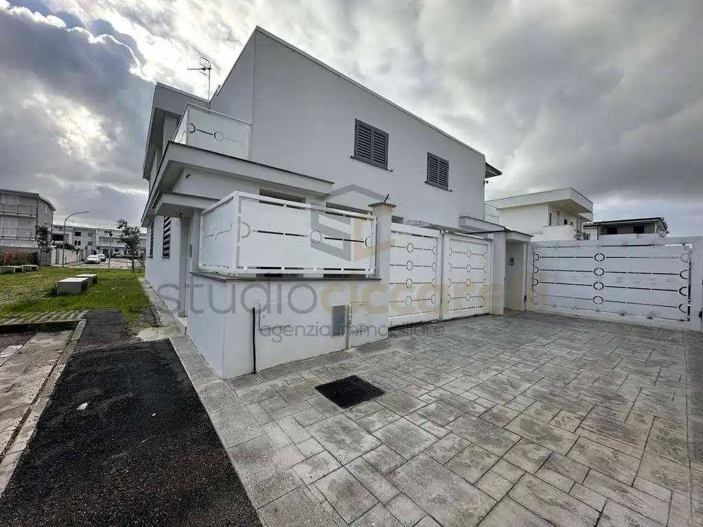 Villa in vendita a Parete