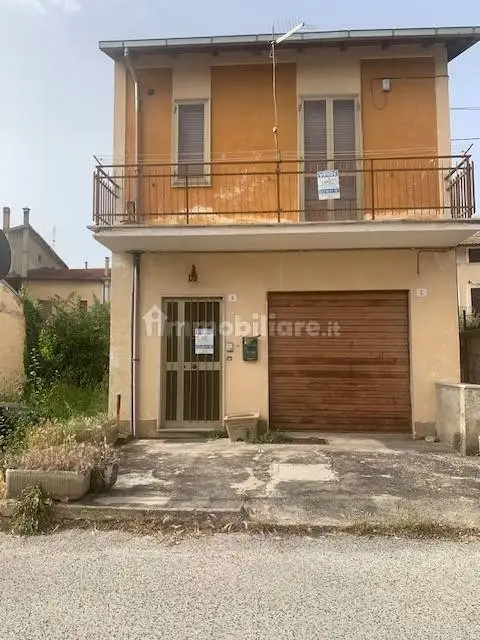 Casa indipendente in vendita a Magliano de' Marsi