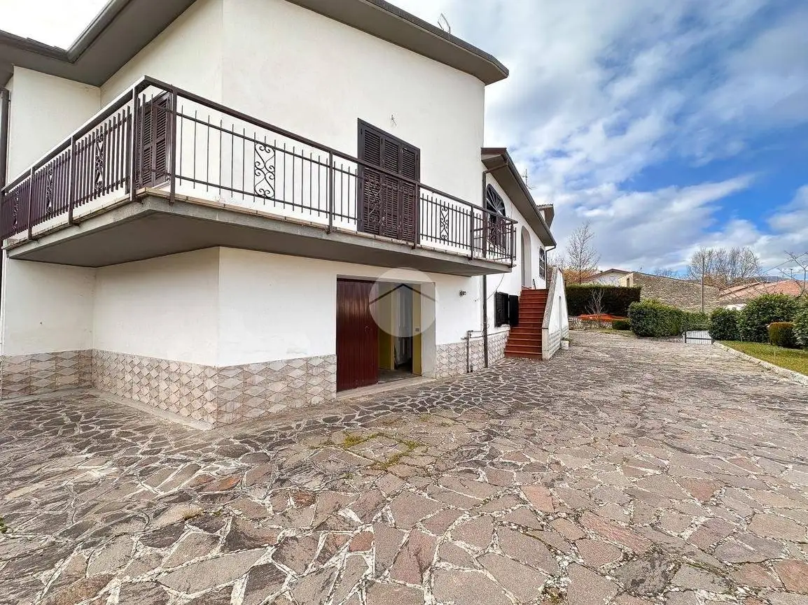 Villa in vendita a L'Aquila