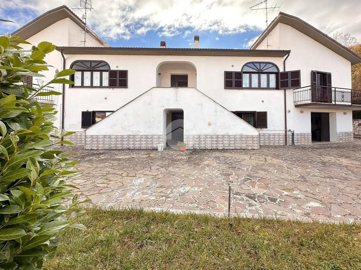 Villa in vendita a L'Aquila