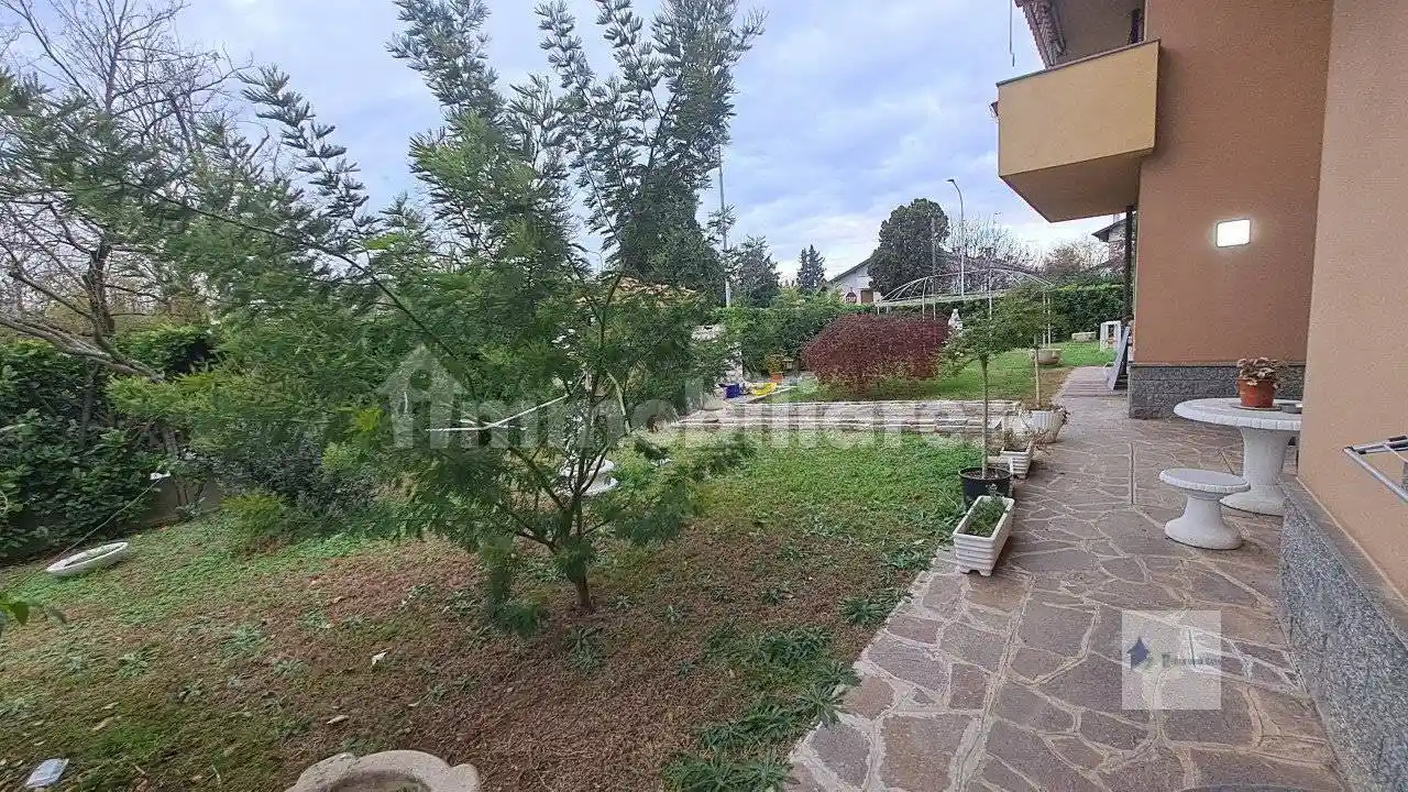 Villa in vendita a Castano Primo