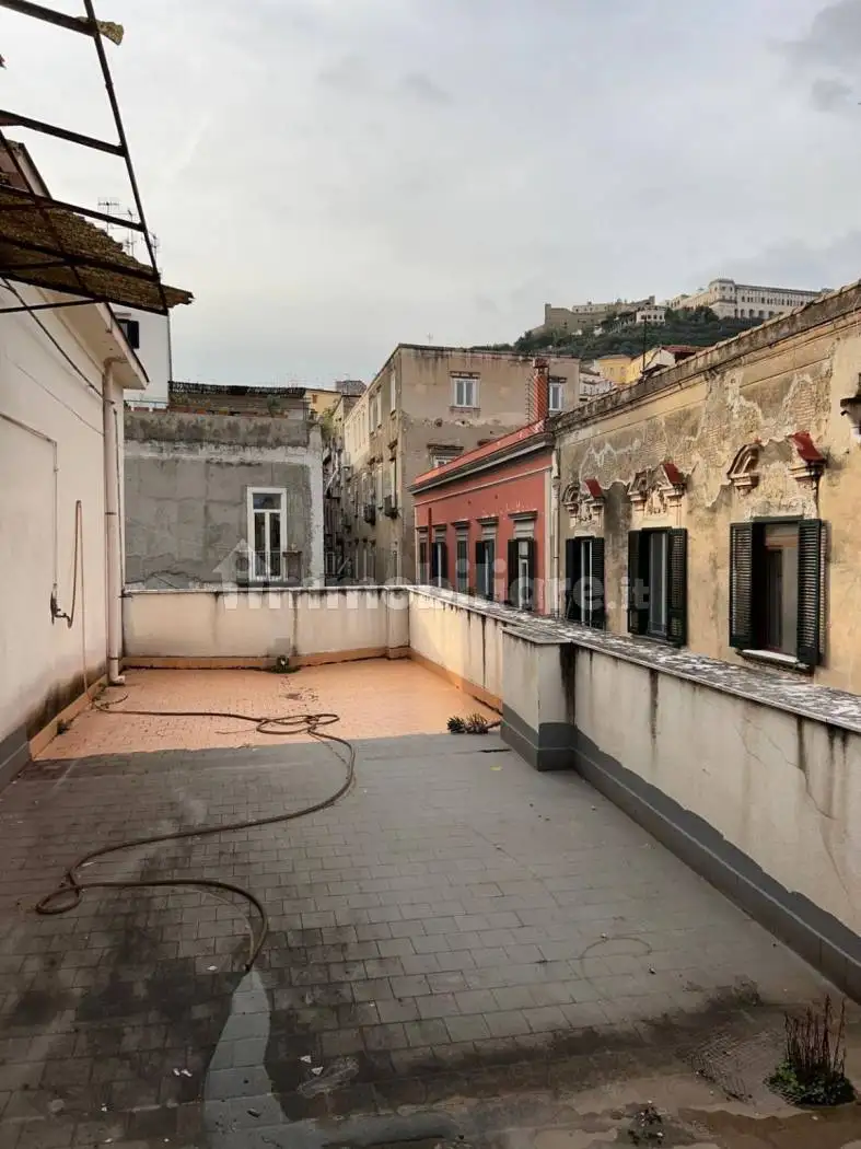 Appartamento in vendita a Napoli