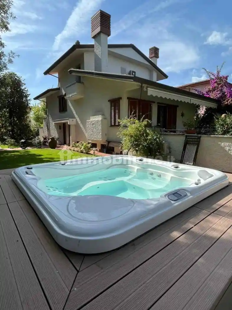 Villa in affitto a Forte dei Marmi