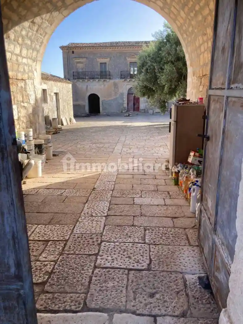 Palazzo - Edificio in vendita a Ragusa