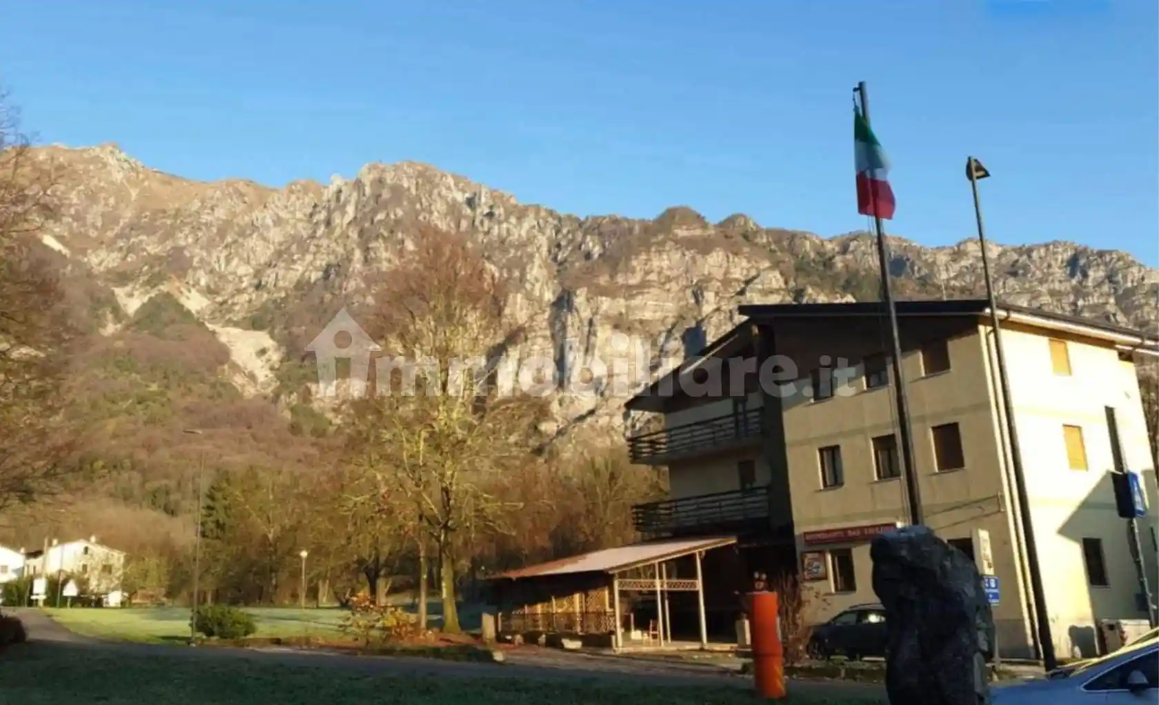 Palazzo - Edificio in vendita a Frisanco
