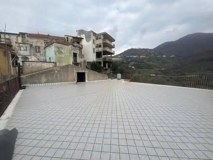 Appartamento in vendita a Lettere