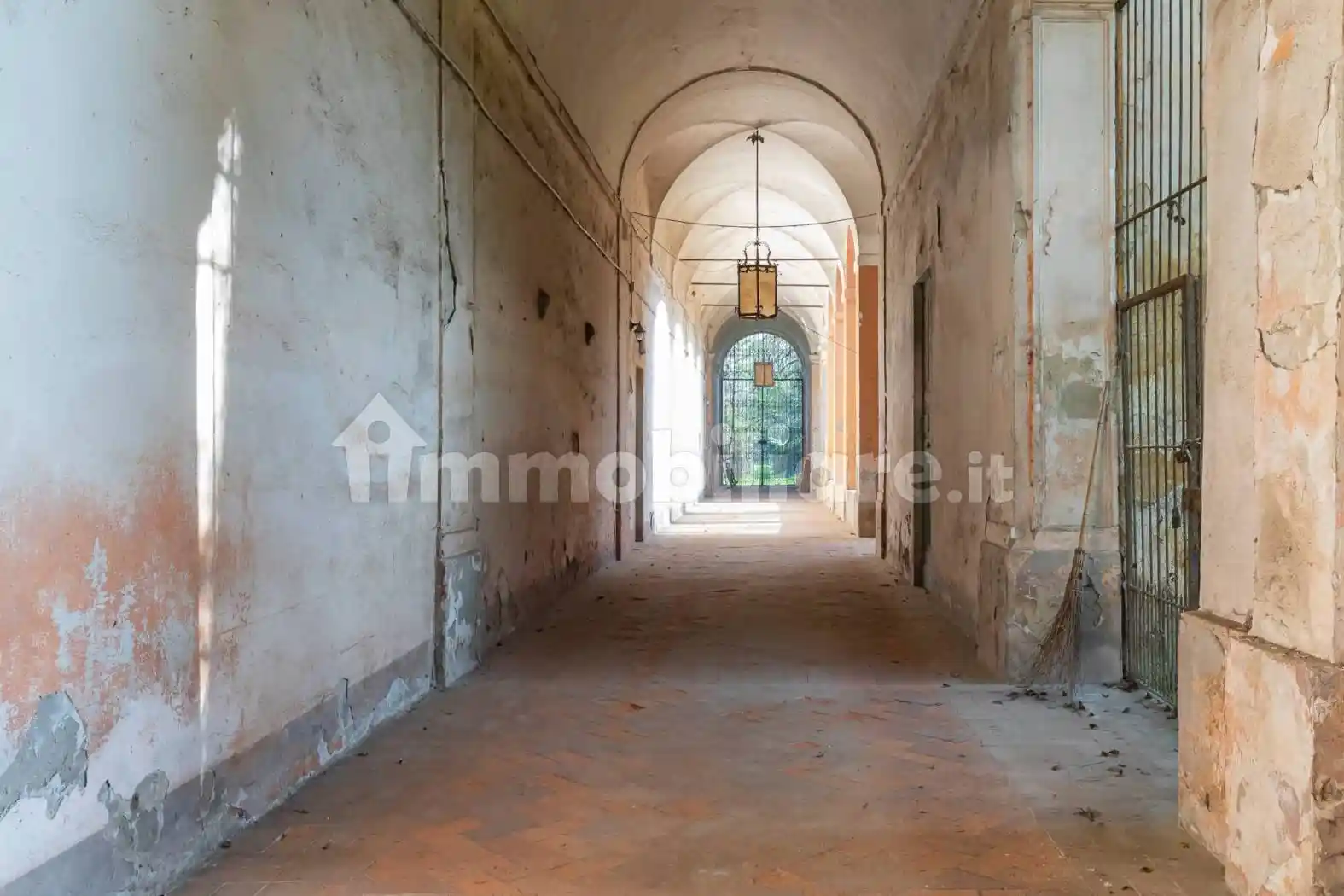 Terratetto plurifamiliare 4040 m², da ristrutturare, Casalnoceto - foto 2