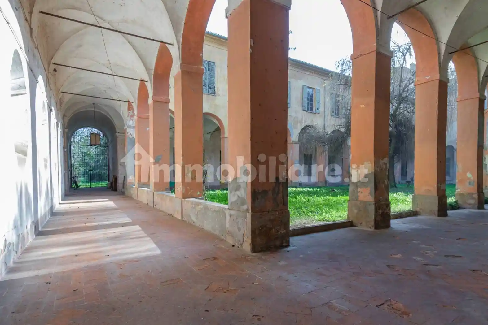 Terratetto plurifamiliare 4040 m², da ristrutturare, Casalnoceto - foto 3