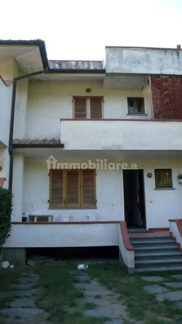 Casa indipendente in affitto a Pietrasanta