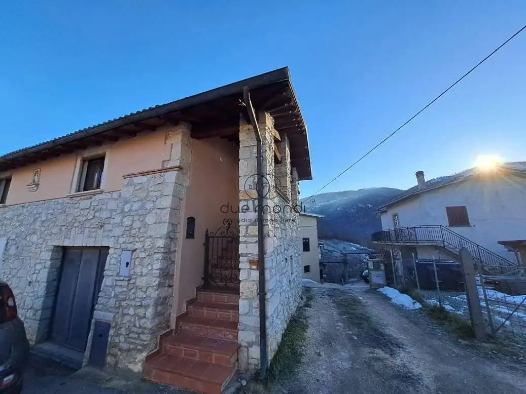 Casa indipendente in vendita a Monteleone di Spoleto