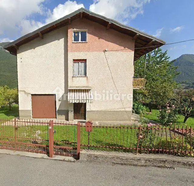 Villa in vendita a Piario