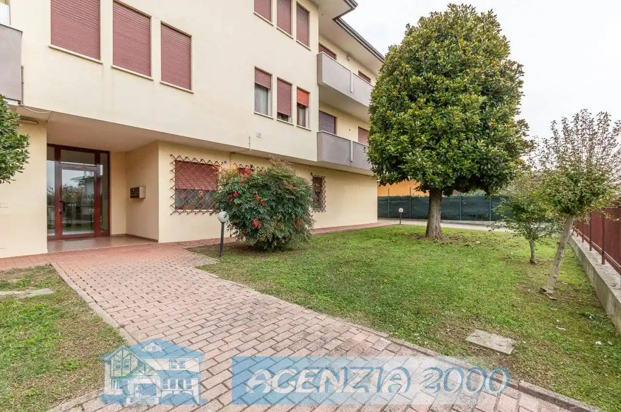 Trilocale via Vivaldi 48, Centro, Terrassa Padovana - foto 2