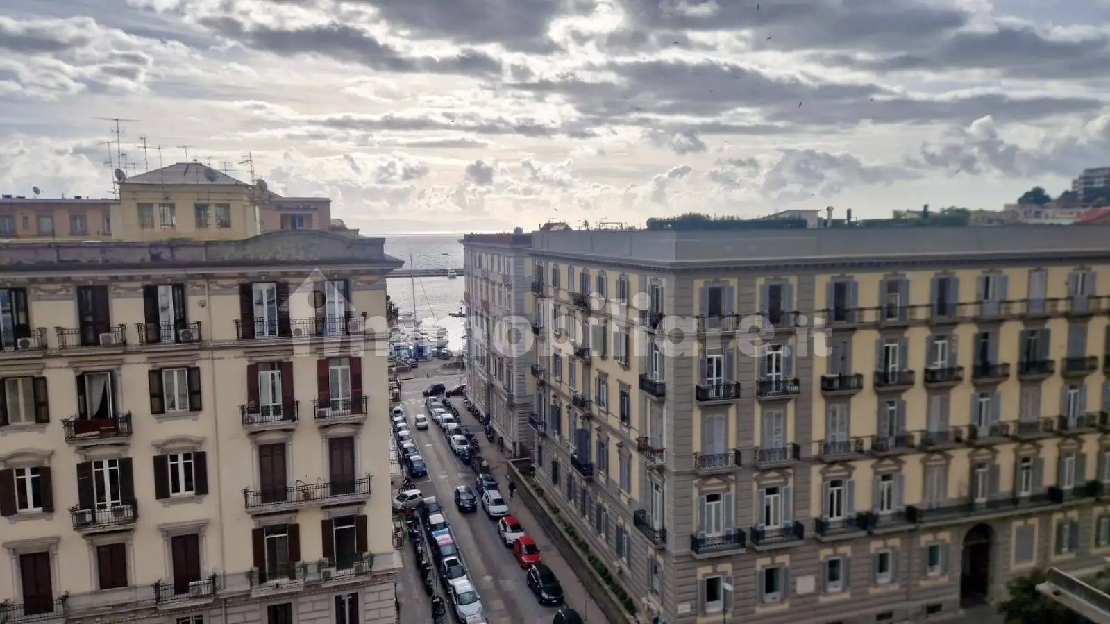 Appartamento in vendita a Napoli