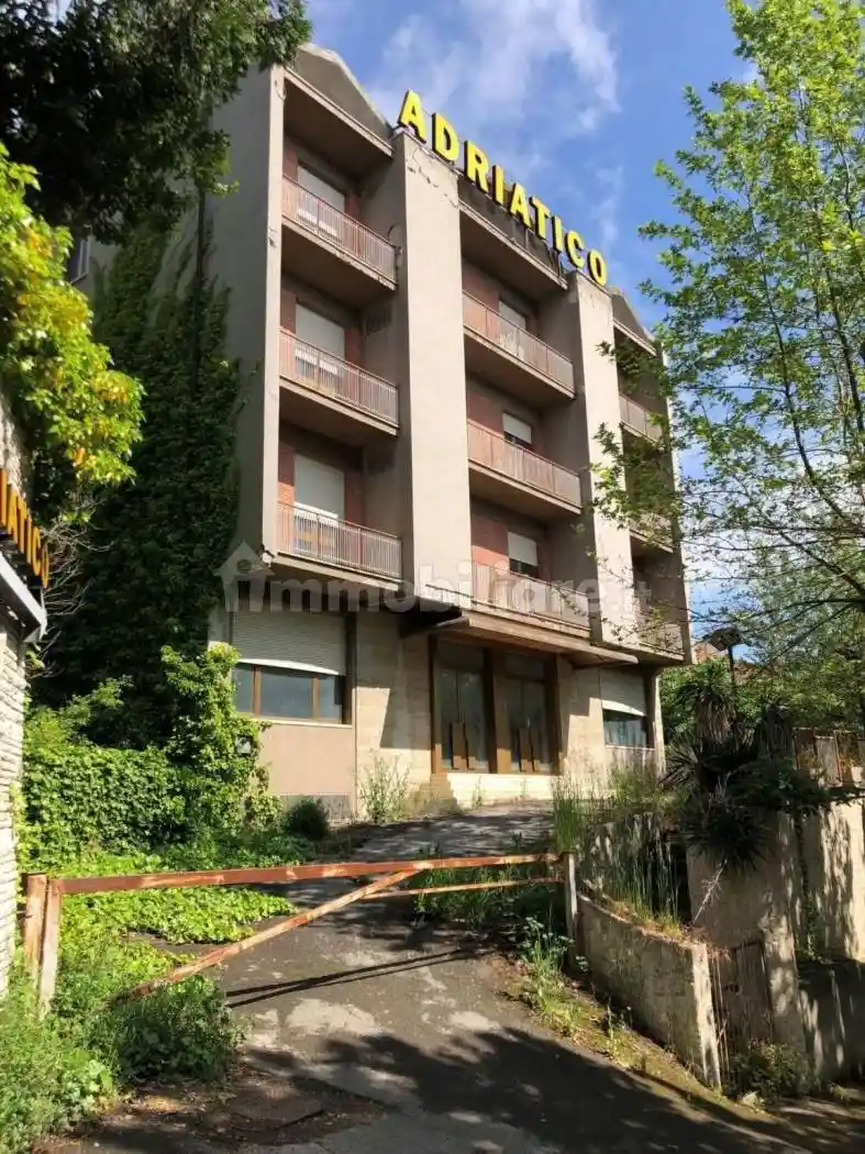 Palazzo - Edificio in vendita a Chianciano Terme