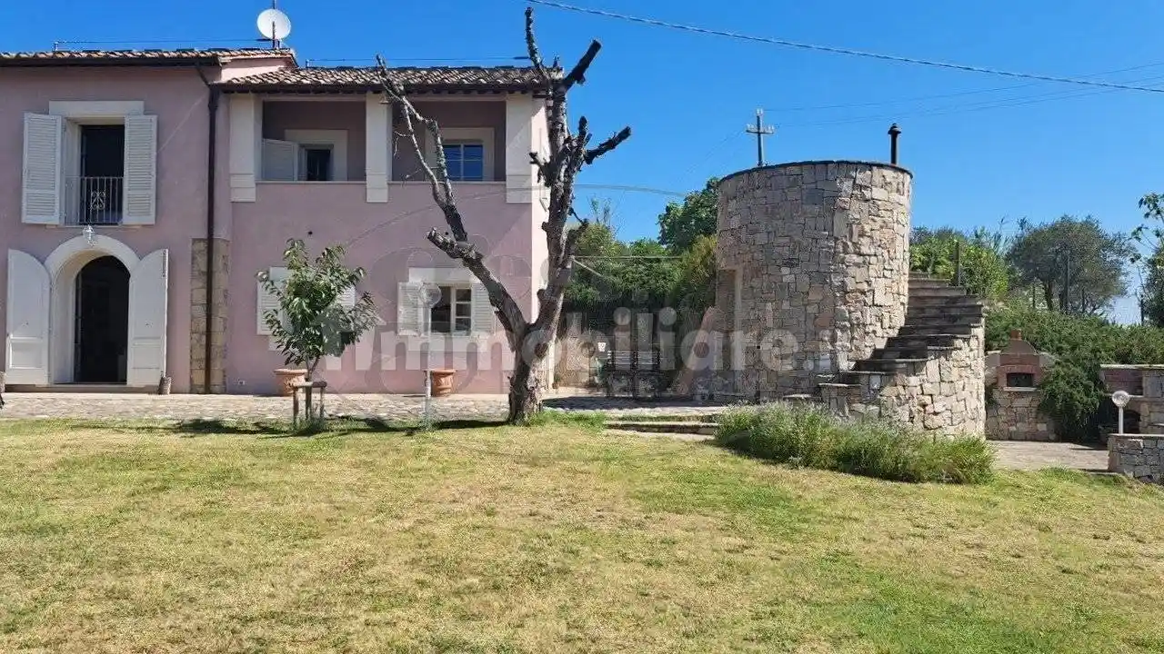 Villa in vendita a Collesalvetti