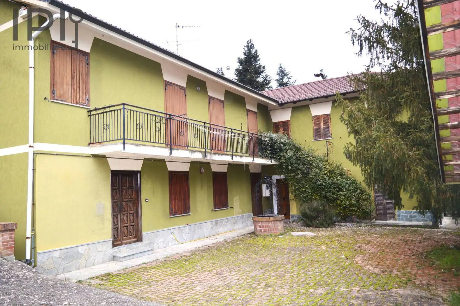 Villa in vendita a Denice