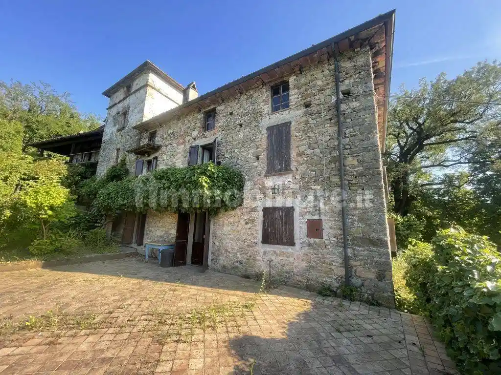 Rustico - Casale in vendita a Travo