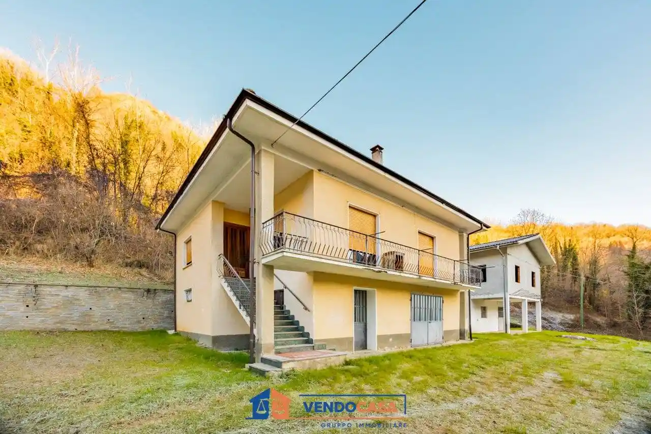 Casa indipendente in vendita a Valloriate