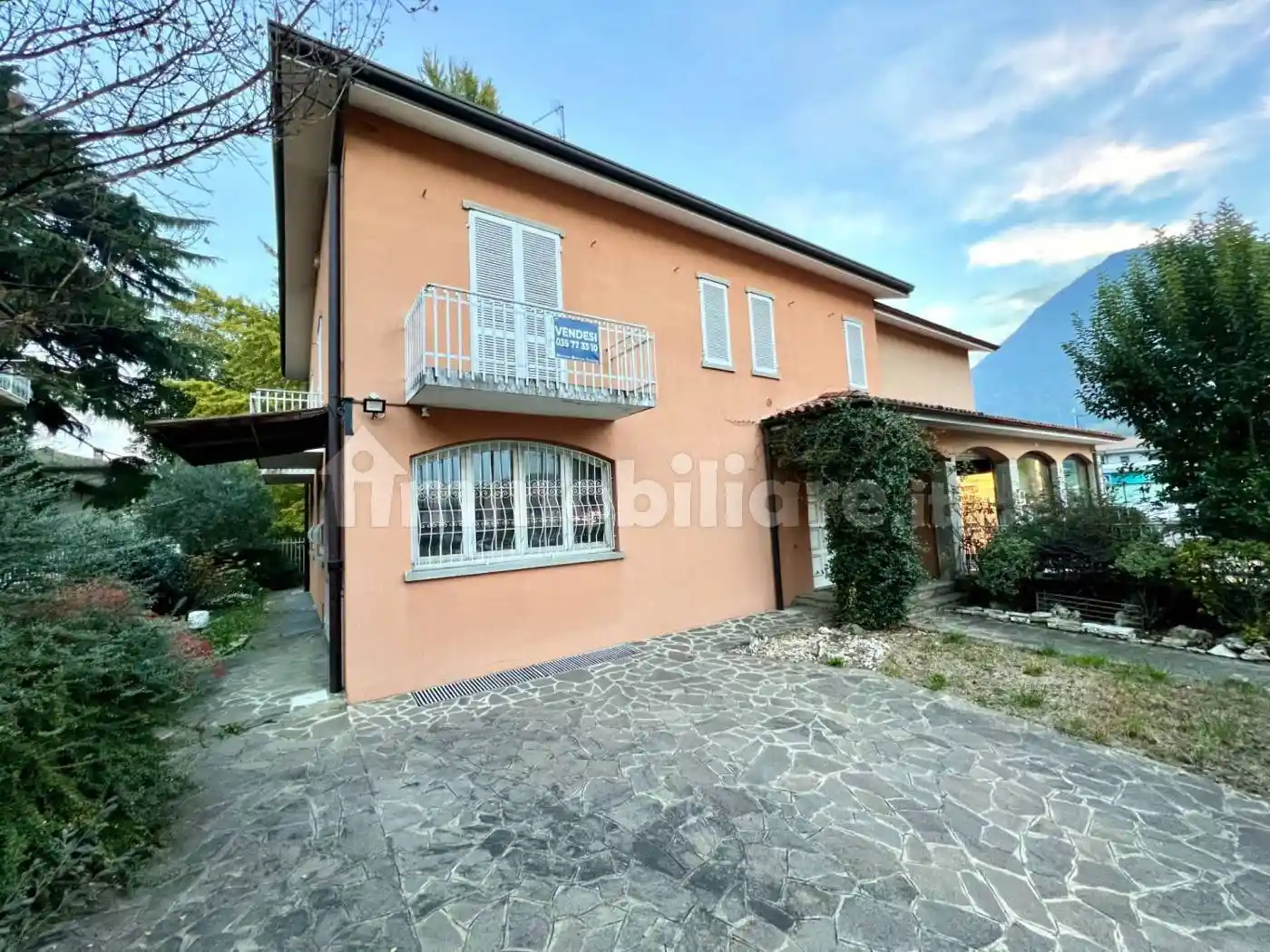 Villa in vendita a Albino