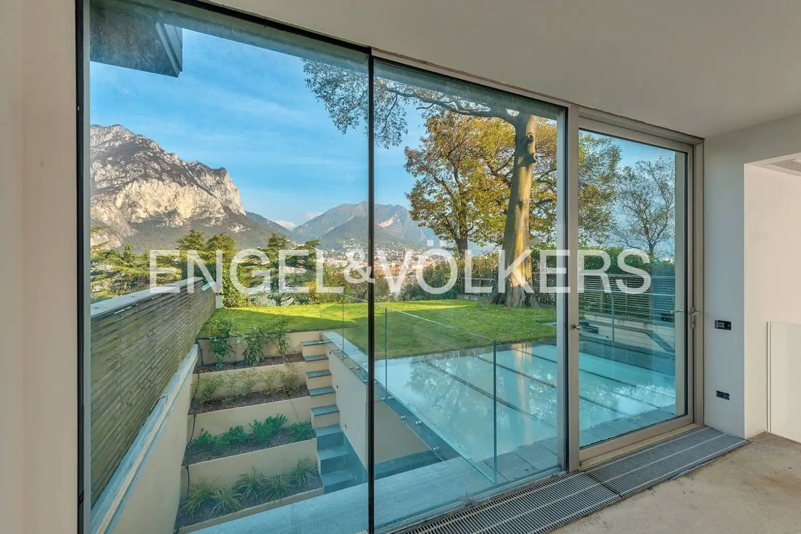 Villa in vendita a Malgrate