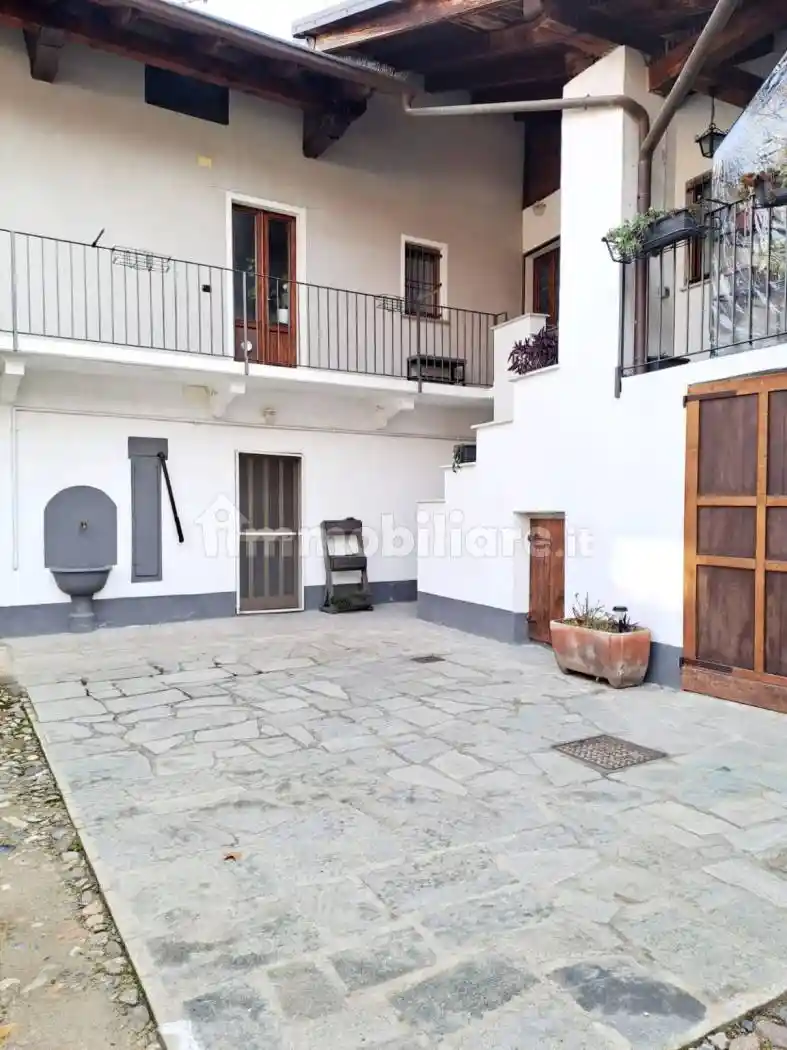 Terratetto unifamiliare 138 m², buono stato, Fara Novarese - foto 3