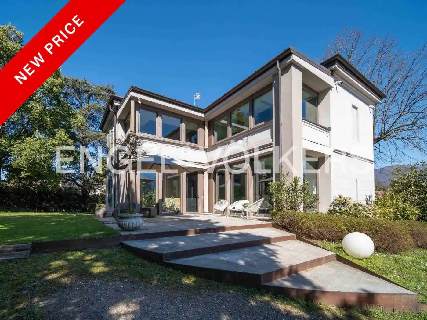 Villa in vendita a Biandronno