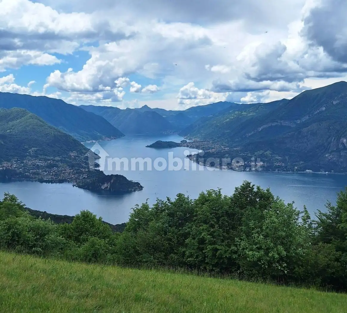 Villa in vendita a Varenna