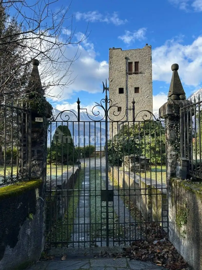 Palazzo - Edificio in vendita a Trontano