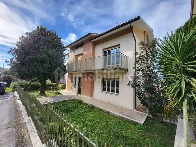 Casa indipendente in vendita a Serra de' Conti