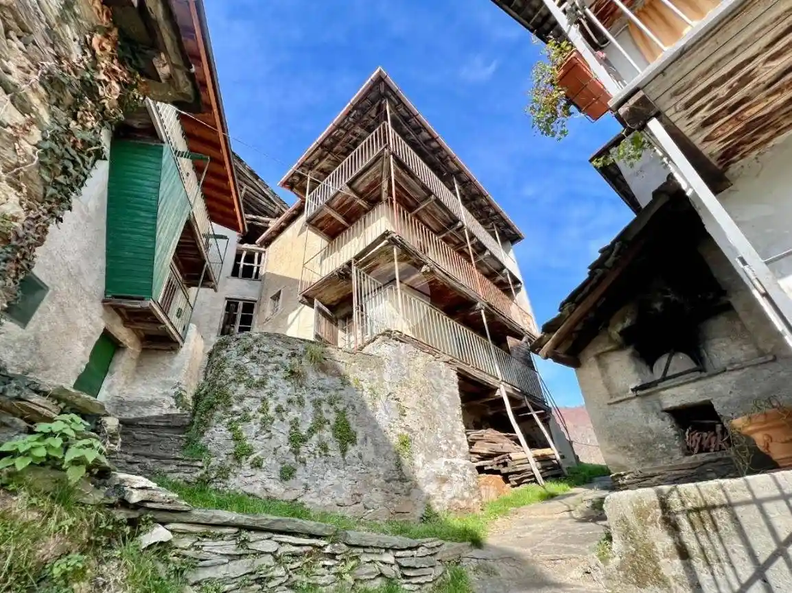 Casa indipendente in vendita a Viù