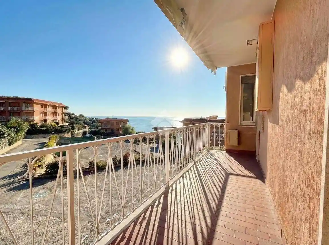 Appartamento in vendita a Cipressa