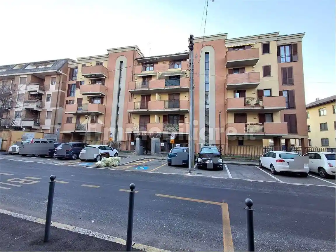 Appartamento in vendita a Locate di Triulzi