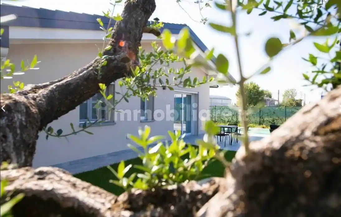 Villa in vendita a Padenghe sul Garda