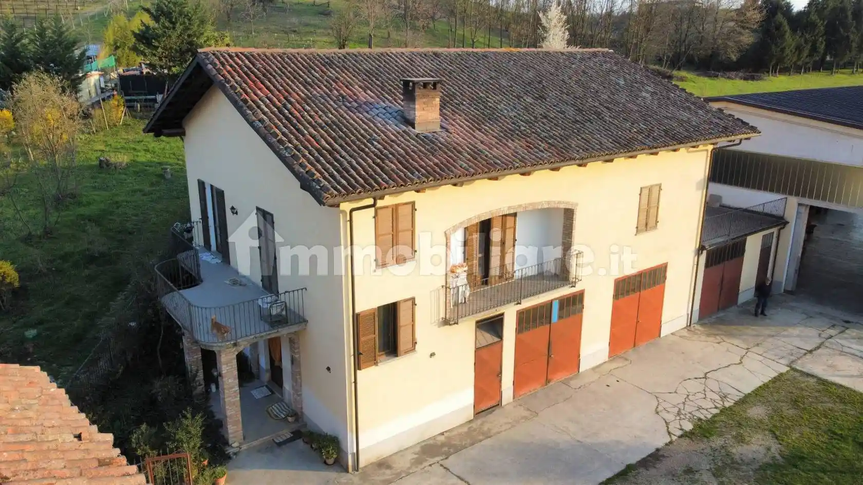 Villa in vendita a Castagnole delle Lanze