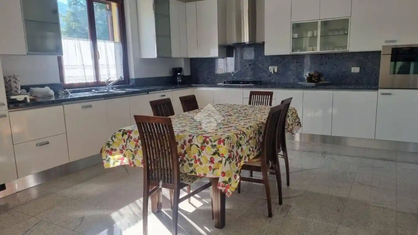 Quadrilocale viale dei Pini 5, Centro, Valtopina - foto 3