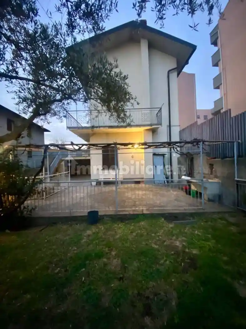 Villa in vendita a Calolziocorte