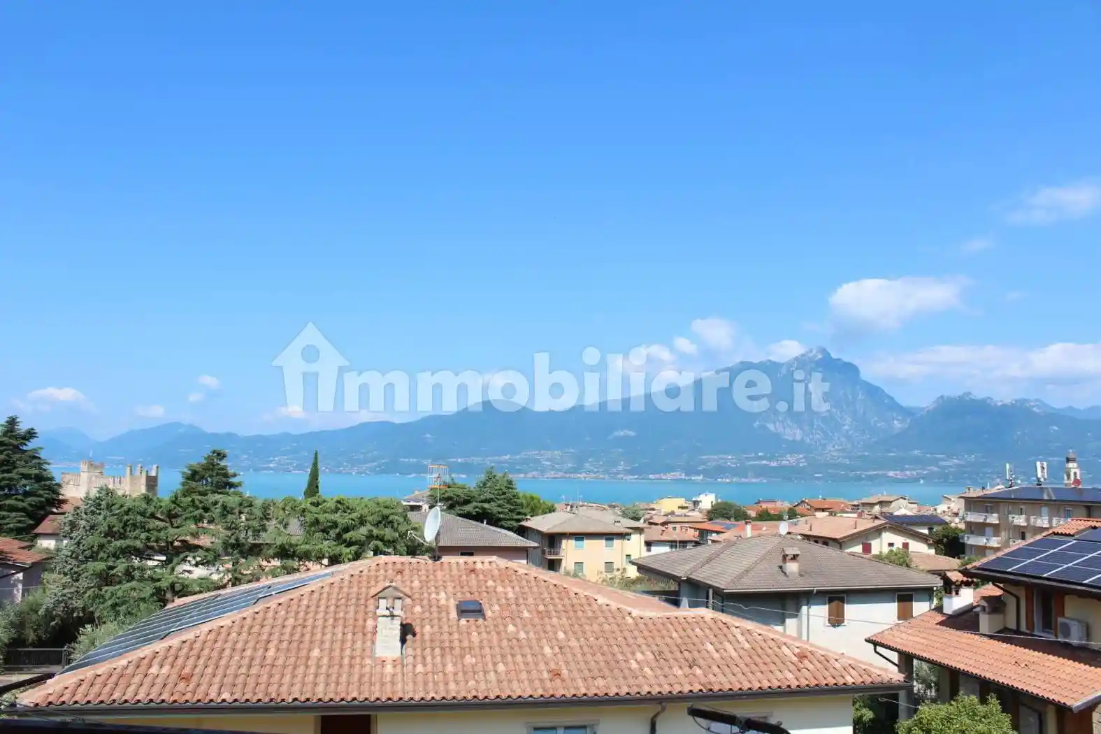 Appartamento in vendita a Torri del Benaco