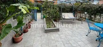 Villa in affitto a Davoli